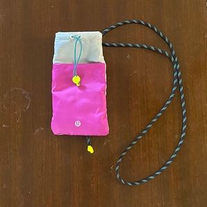 Lululemon Play Forward Crossbody Pouch